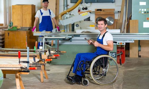 Möbel aus karitativen Einrichtungen & Behindertenwerkstätten